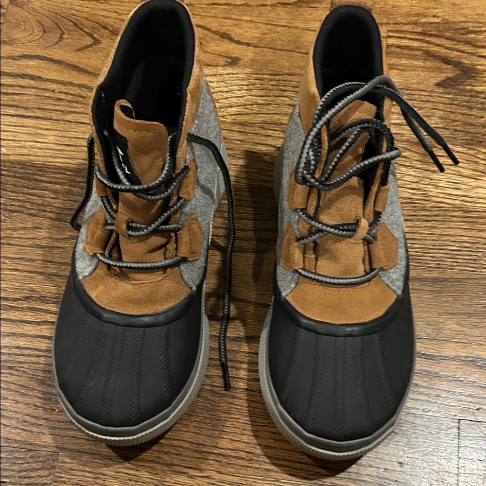 Sorel Women Black, Brown, and Gray Rain Boots